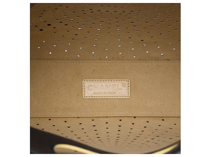 Tote Chanel CC traforato in vernice nero - vista 4