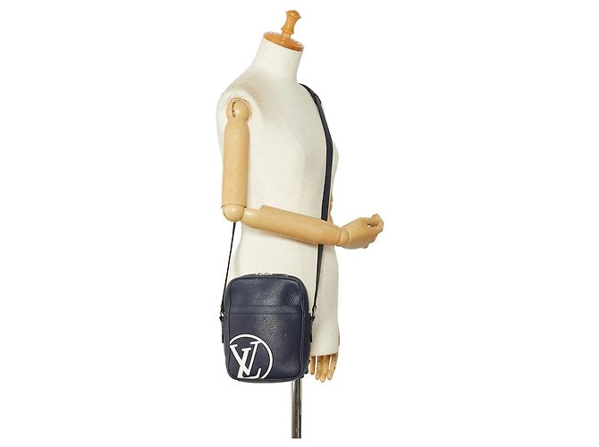 Louis Vuitton Taurillon Danube LV Circle PM blu - vista 11