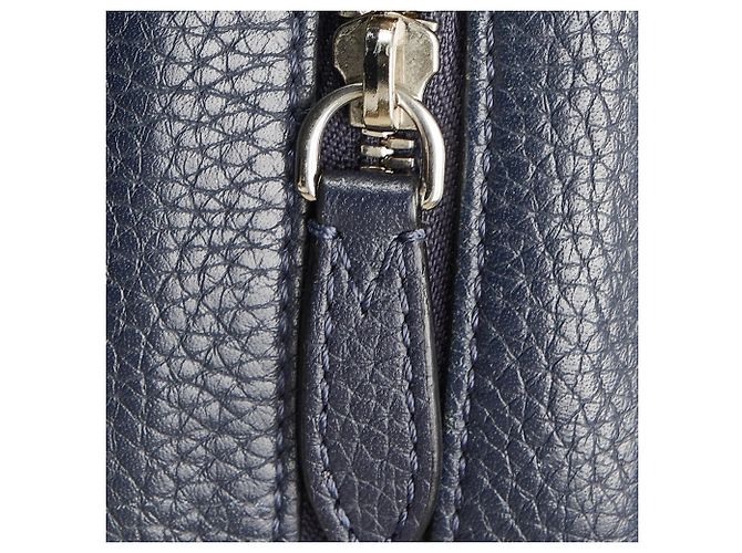 Louis Vuitton Taurillon Danube LV Circle PM blu - vista 9