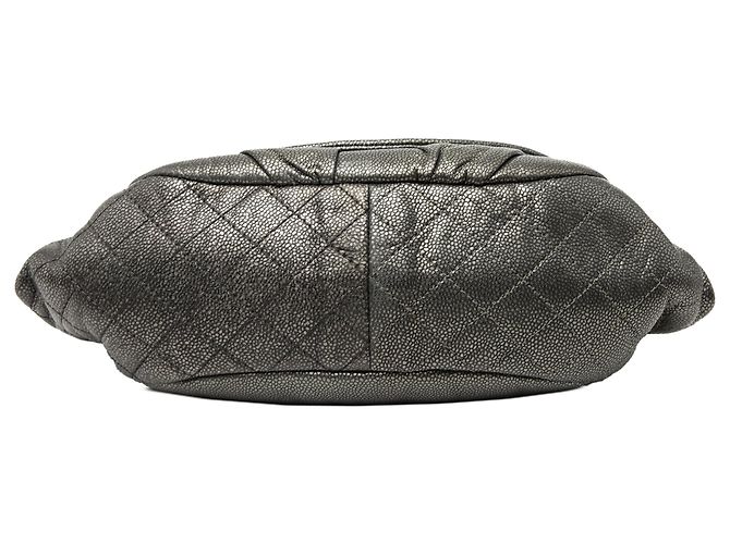 Chanel Large Metallic Caviar Half Moon Flap Schultertasche in Grau - Ansicht 3