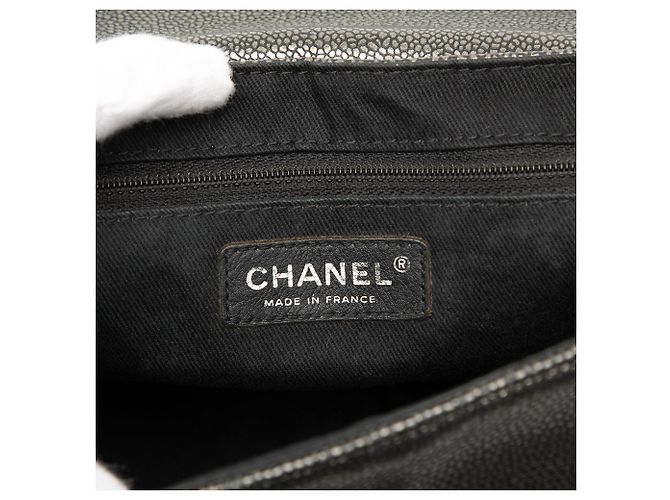 Chanel Large Metallic Caviar Half Moon Flap Schultertasche in Grau - Ansicht 5