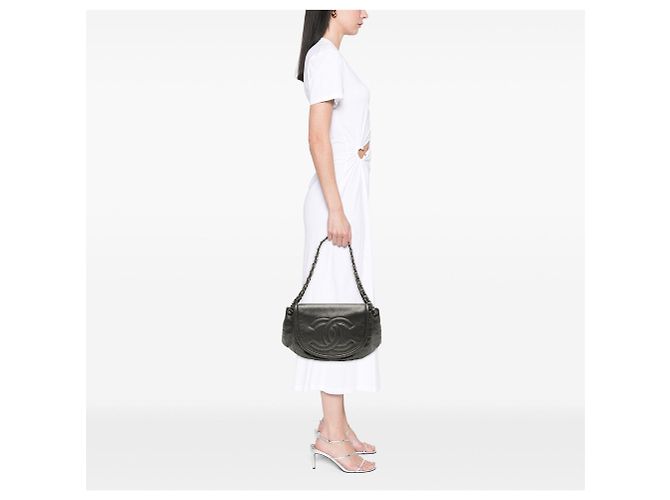 Chanel Large Metallic Caviar Half Moon Flap Schultertasche in Grau - Ansicht 7