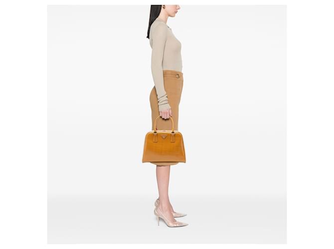 Borsa Prada Saffiano Vernice Pyramid Frame marrone - vista 6