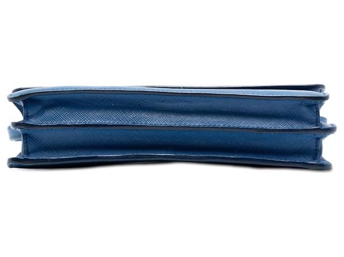 Portafoglio blu in Saffiano Prada con tracolla per borsa crossbody - vista 3