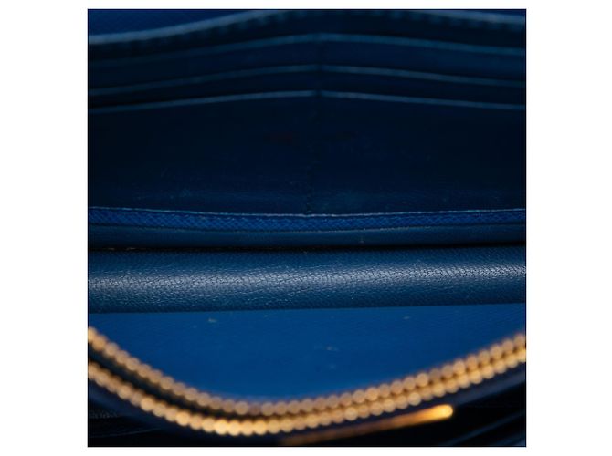 Portafoglio blu in Saffiano Prada con tracolla per borsa crossbody - vista 4