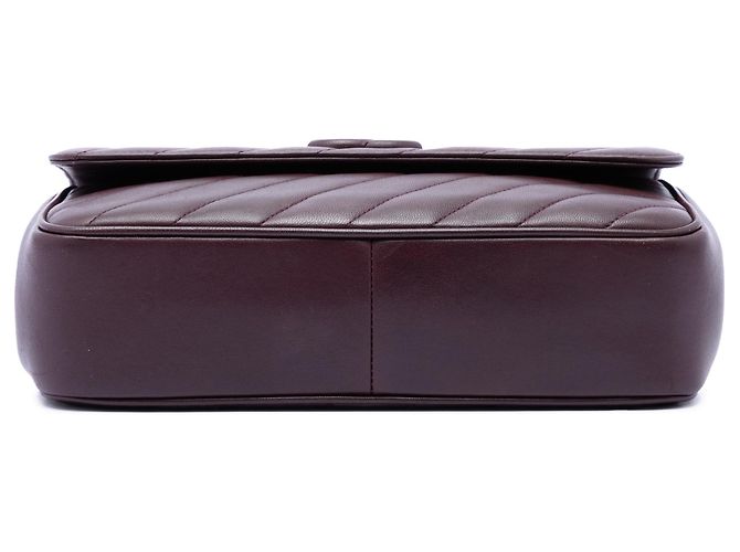 Bolsa transversal Chanel de pele de cordeiro acolchoada com assinatura CC vermelha e padrão diagonal Vermelho - vista 3