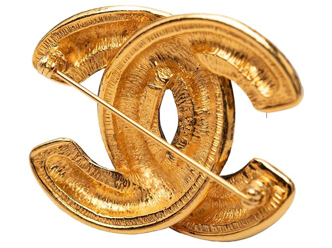 Spilla Chanel CC trapuntata placcata oro D'oro - vista 3