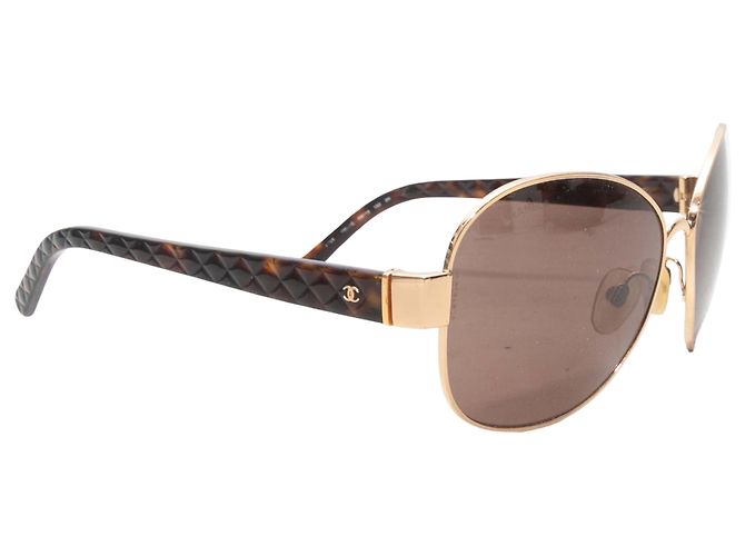 Gafas de sol Chanel Oversized en metal dorado - vista 2
