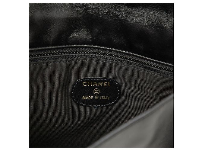 Borsa a tracolla Chanel in agnello nero con logo - vista 5