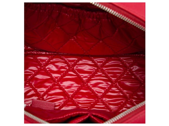 Rote Chanel Medium Quilted Lambskin Curvy Kosmetiktasche - Ansicht 4