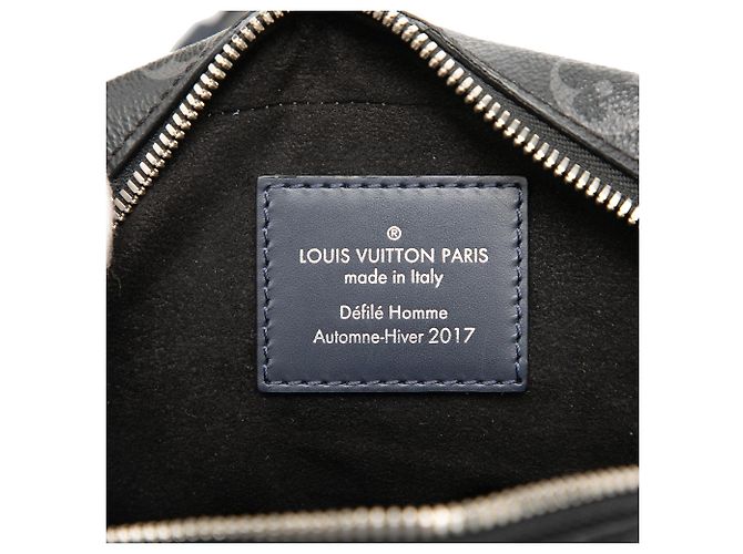 Borsa a tracolla blu Louis Vuitton Epi Monogram Danube PM - vista 5
