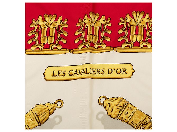 Sciarpa di seta rossa Hermès Les Cavaliers d Or 90 Scarves Rosso - vista 3