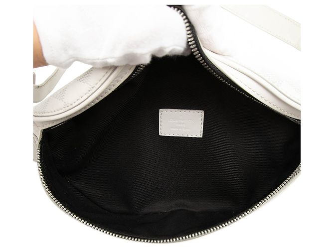 Borsa a tracolla Louis Vuitton Damier Infini Campus Bumbag bianca Bianco - vista 4