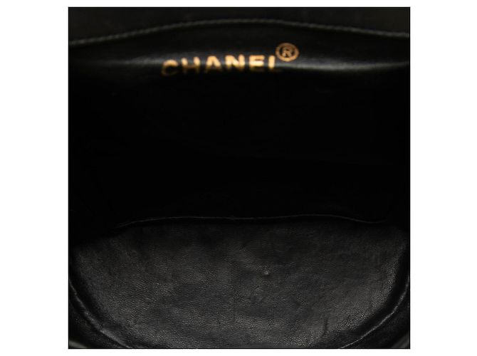 Chanel Duma Rucksack aus gestepptem schwarzem Lammleder Medium - Ansicht 4