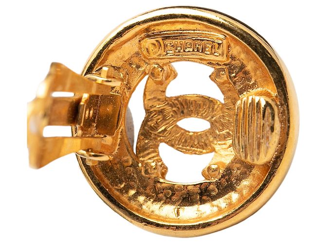 Orecchini a clip rotondi Chanel CC placcati oro D'oro - vista 3