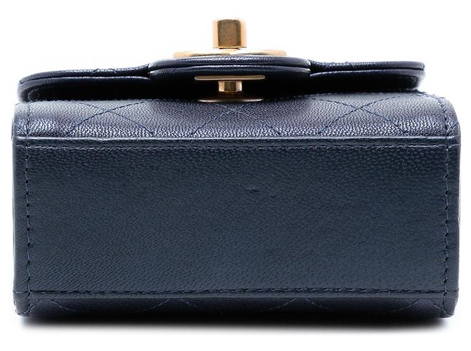 Clutch Chanel Mini Quilted Goatskin Vertical Chic Pearls Flap con tracolla a catena blu - vista 3