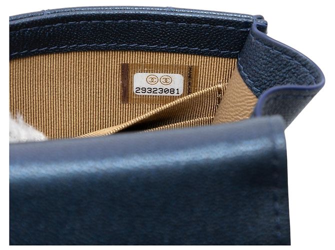 Clutch Chanel Mini Quilted Goatskin Vertical Chic Pearls Flap con tracolla a catena blu - vista 5