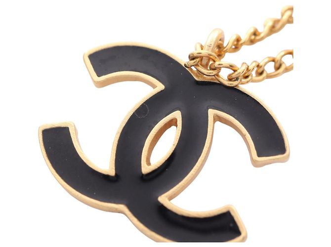 Collana con pendente Chanel CC in smalto nero e placcato oro - vista 3