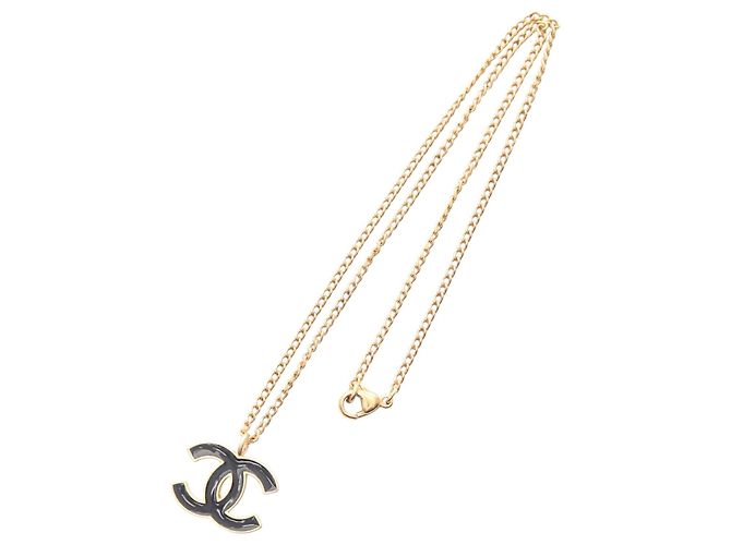 Collana con pendente Chanel CC in smalto nero e placcato oro - vista 6