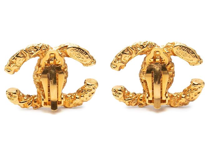Orecchini a clip in lava placcati oro Gold Chanel CC D'oro - vista 2