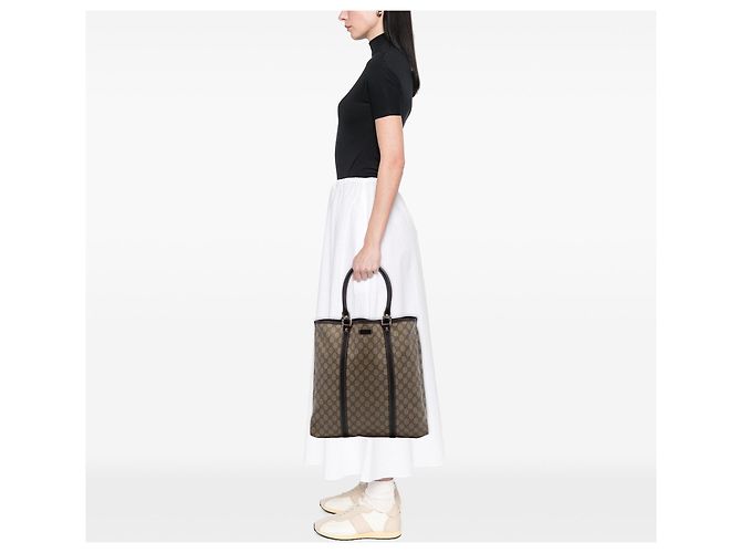 Tote vertical Gucci GG Supreme beige - vista 7