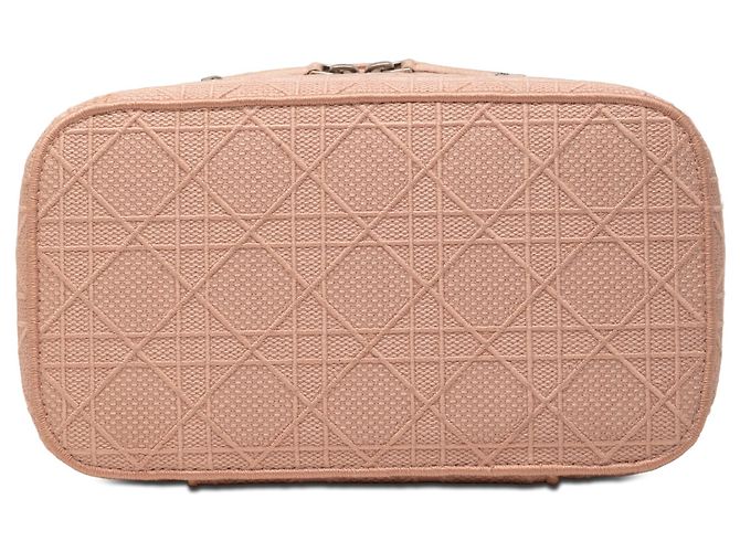 Necessaire Diortravel em canvas Cannage D Lite rosa da Dior - vista 3