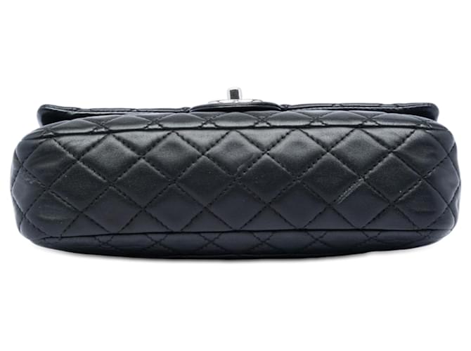 Borsa a tracolla Chanel Medium Classic Lambskin Double Flap nera Nero - vista 3