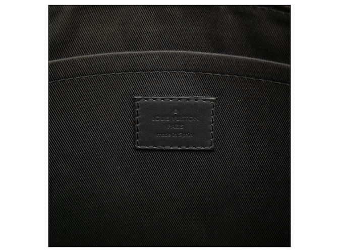 Pochette Louis Vuitton Monogram Shadow Discovery nera Nero - vista 5