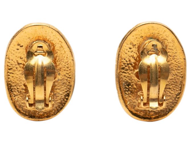 Orecchini Chanel CC Gold Plated Oval Crown placcati in oro D'oro - vista 2