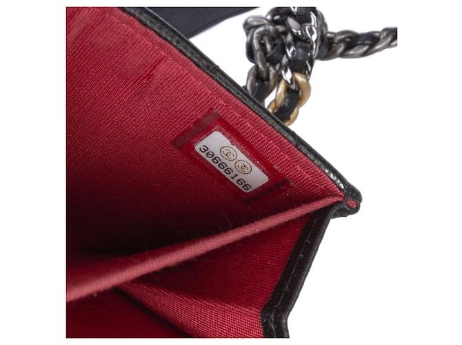 Portafoglio monete e borsa a tracolla Chanel 19 in agnello nero con catena - vista 6
