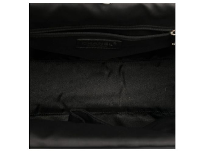 Borsa Chanel CC Check Embossed Velvet Belted Side Frame Bag nera Nero - vista 4