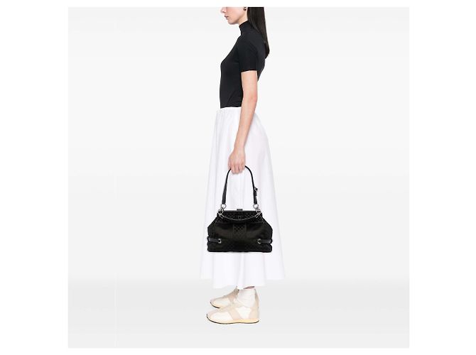 Borsa Chanel CC Check Embossed Velvet Belted Side Frame Bag nera Nero - vista 5
