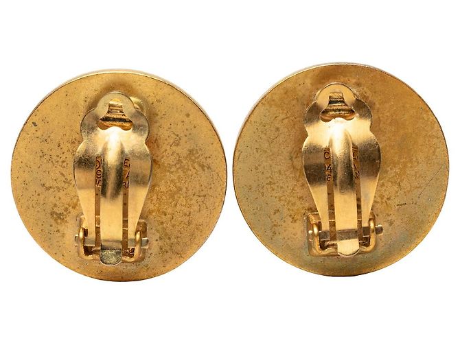 Orecchini a clip rotondi Chanel CC in smalto placcato oro D'oro - vista 2