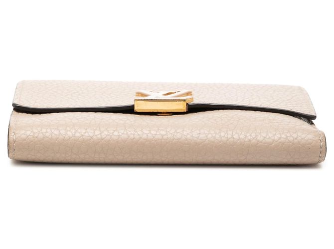 Cartera compacta Louis Vuitton Taurillon Capucines beige - vista 3