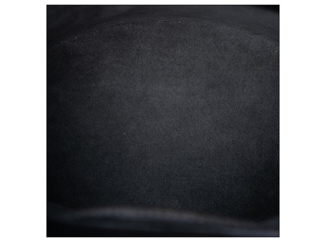 Bolso de hombro Louis Vuitton Epi Cluny negro - vista 4