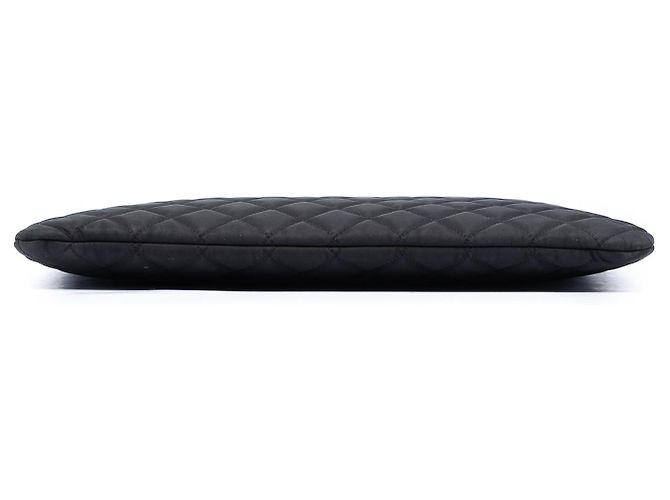 Clutch Chanel Large Quilted Nylon O Case Black Nero - vista 3