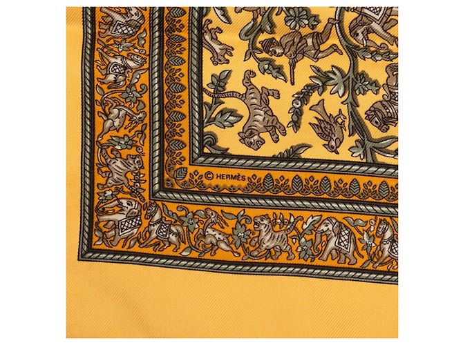 Sciarpa in seta gialla Hermès Chasse en Inde 42 Scarves Giallo - vista 5