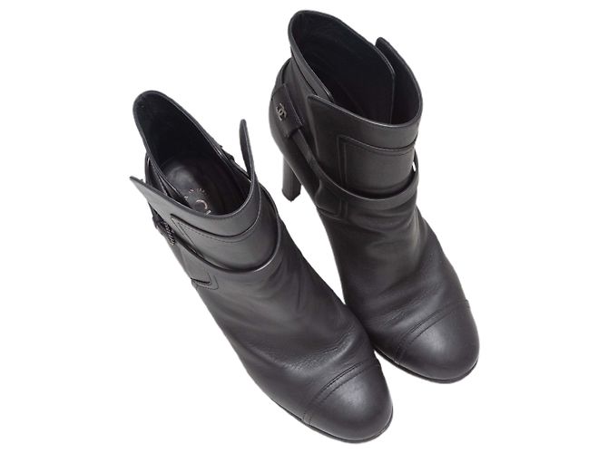 Schwarze Chanel Lederstiefeletten mit Schnalle Absatz Größe 40.5 - Ansicht 2