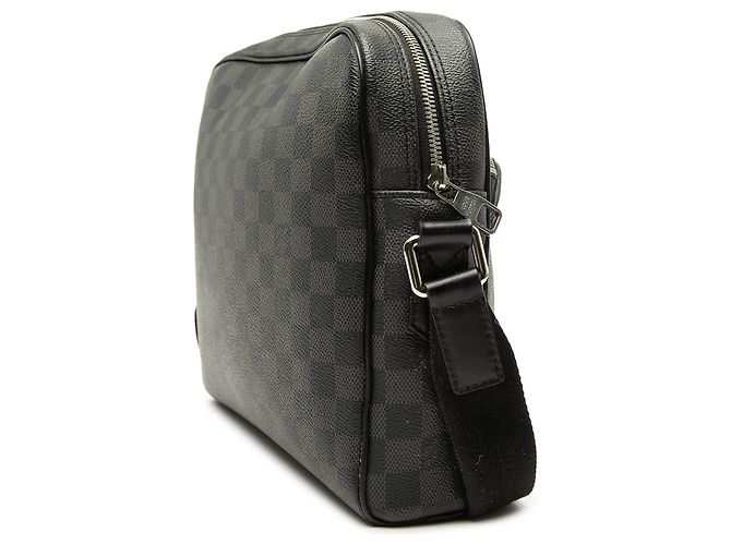 Borsa a tracolla Louis Vuitton Damier Graphite Dayton Reporter MM nera Nero - vista 2