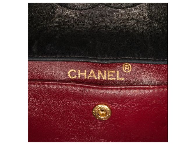 Borsa a tracolla Chanel in agnello trapuntato nero - vista 8