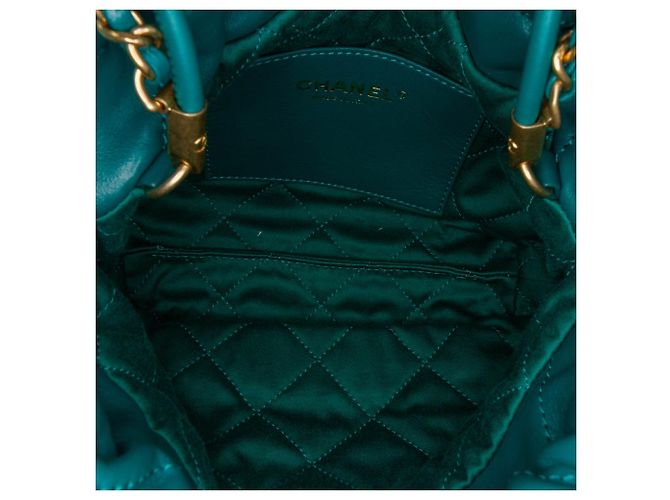 Borsa a mano Chanel Mini Shiny Calfskin 22 verde - vista 4