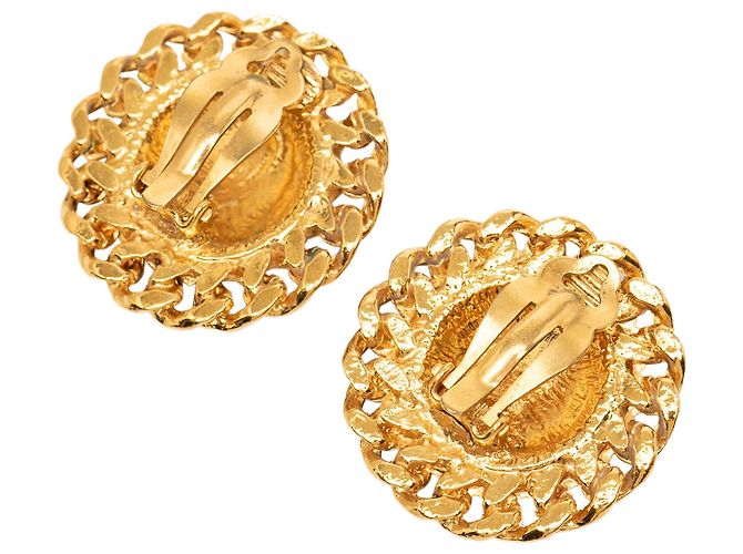 Orecchini a clip Chanel CC placcati oro con bordo a catena trapuntata D'oro - vista 2