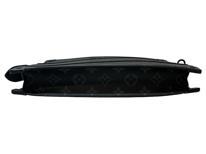 Pochette Louis Vuitton Monogram Eclipse Noir - vue 3