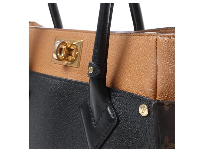 Borsa a mano 2Way Louis Vuitton On My Side MM Monogram Leather marrone x nero M53823 - vista 8