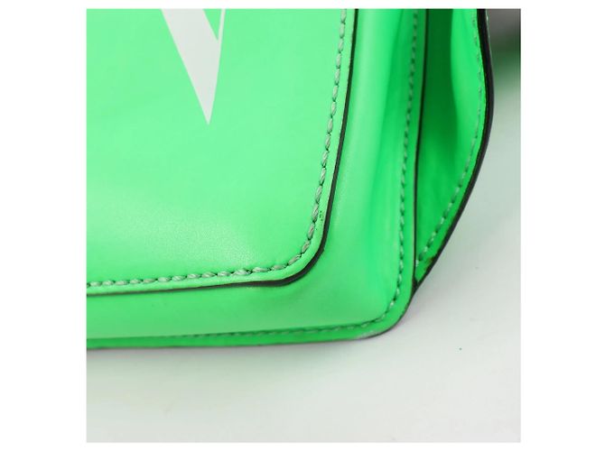 Valentino Garavani VLTN Ledergürteltasche in Grün - Ansicht 12