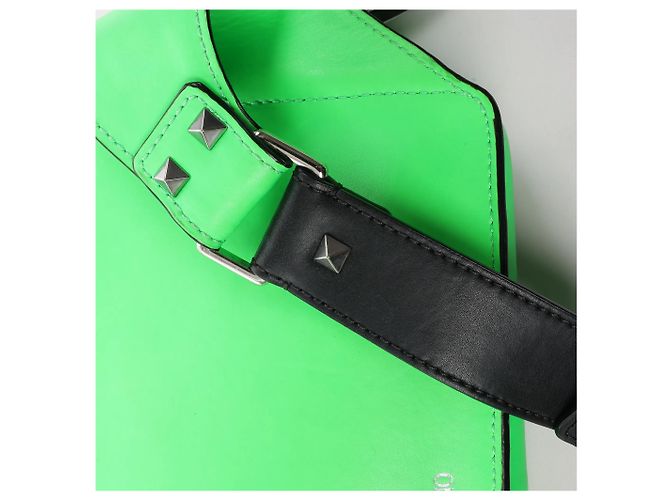 Valentino Garavani VLTN Ledergürteltasche in Grün - Ansicht 14