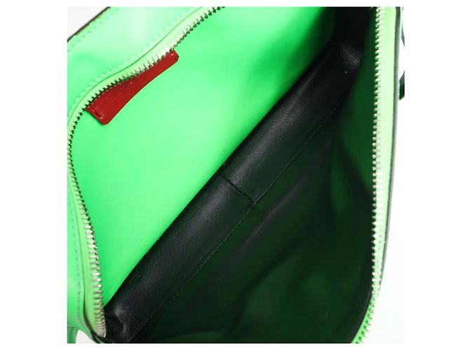 Valentino Garavani VLTN Ledergürteltasche in Grün - Ansicht 16