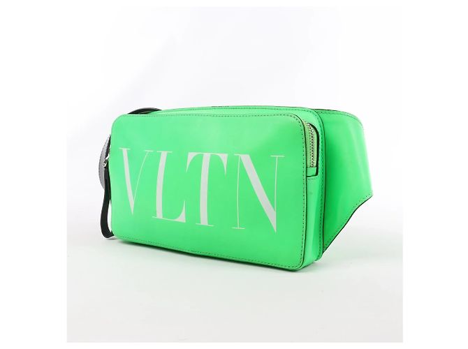 Valentino Garavani VLTN Ledergürteltasche in Grün - Ansicht 2