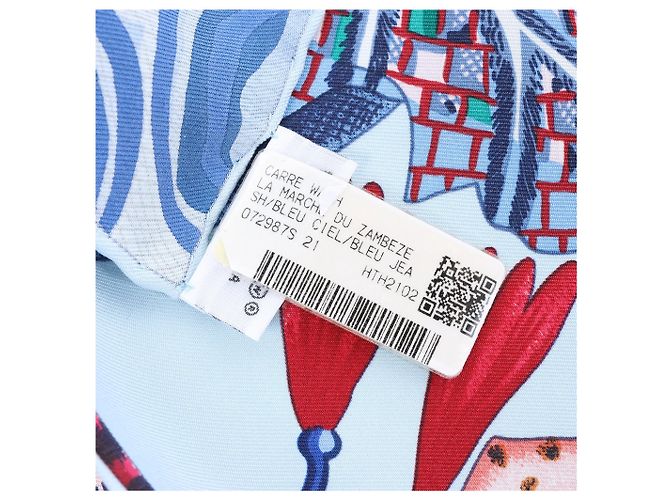 Carré 90 Hermès "LA MARCHE Du ZAMBEZE" in seta blu - vista 15