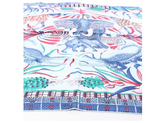 Carré 90 Hermès "LA MARCHE Du ZAMBEZE" in seta blu - vista 5